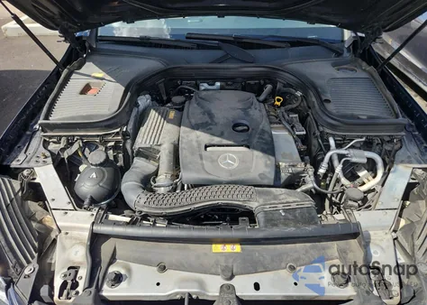 2016 Mercedes-Benz Glc 300 z USA, uszkodzony, nr VIN WDC0G4JB0GF013478